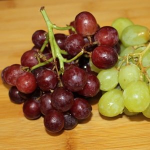 uvas de dos colores
