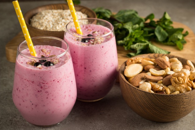 Verdad o mito, ¿pueden ser buenos los batidos y jugos para bajar el azúcar?