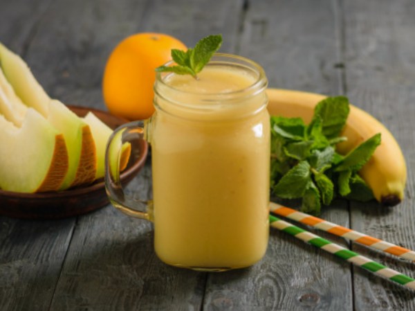 smoothie de melón platano naranja