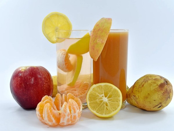 Agua de pera con manzana y naranja
