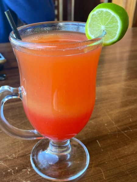 Agua de Panela con Limón Fria