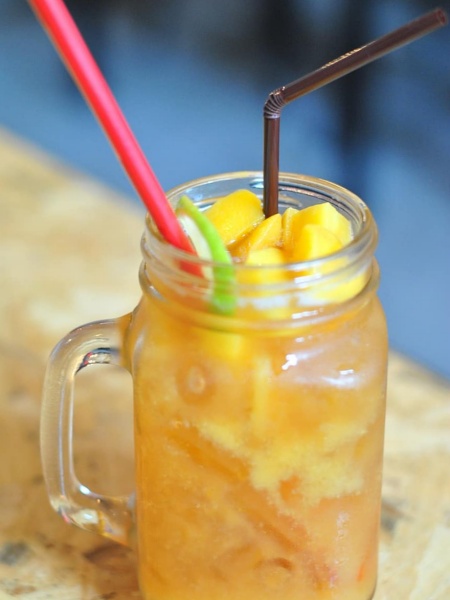 Agua de naranja con mango