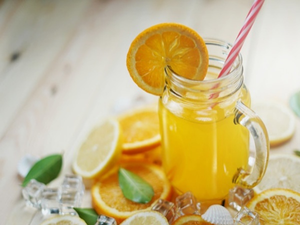 Agua de naranja con limón