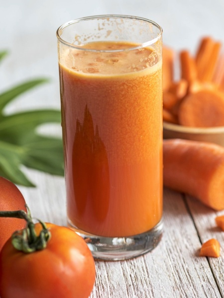 Jugo o Zumo de zanahoria y tomate Jugo o Zumo de zanahoria y tomate