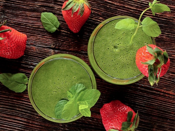 Smoothie "desintoxicante" de fresa y espinaca